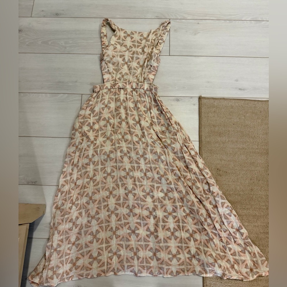 Olivaceous Beige Geometric Maxi Dress